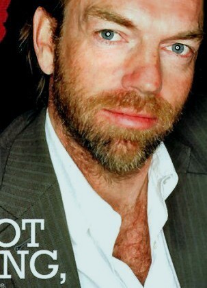 Hugo Weaving