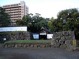 西の丸・冠木門跡