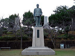 東郷平八郎像