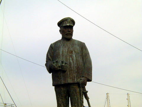 東郷平八郎像