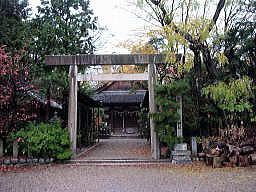 鎮国守国神社